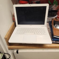Apple MacBook for parts only, battery is good