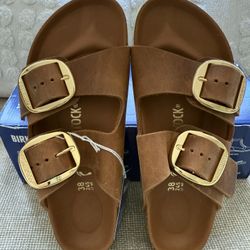 NEW Birkenstocks Womens  Size 7 - Never Worn