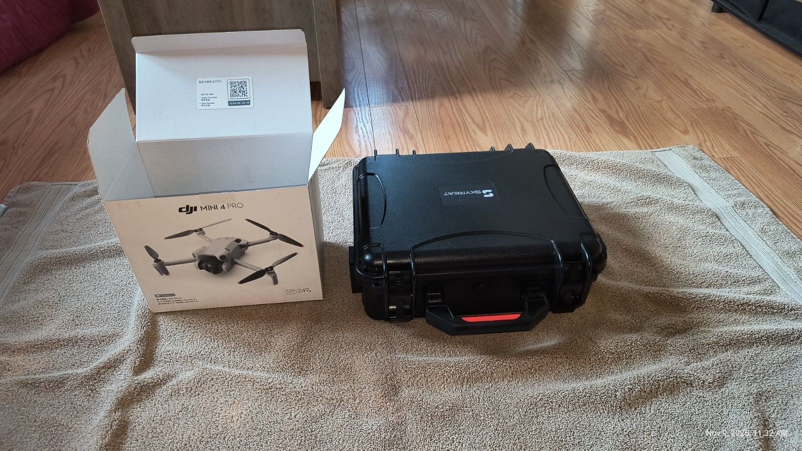 DJI Mini 4 Pro Fly More Combo Plus (RC 2 + 3 Batteries) Drone/Hardcase/cam lens
