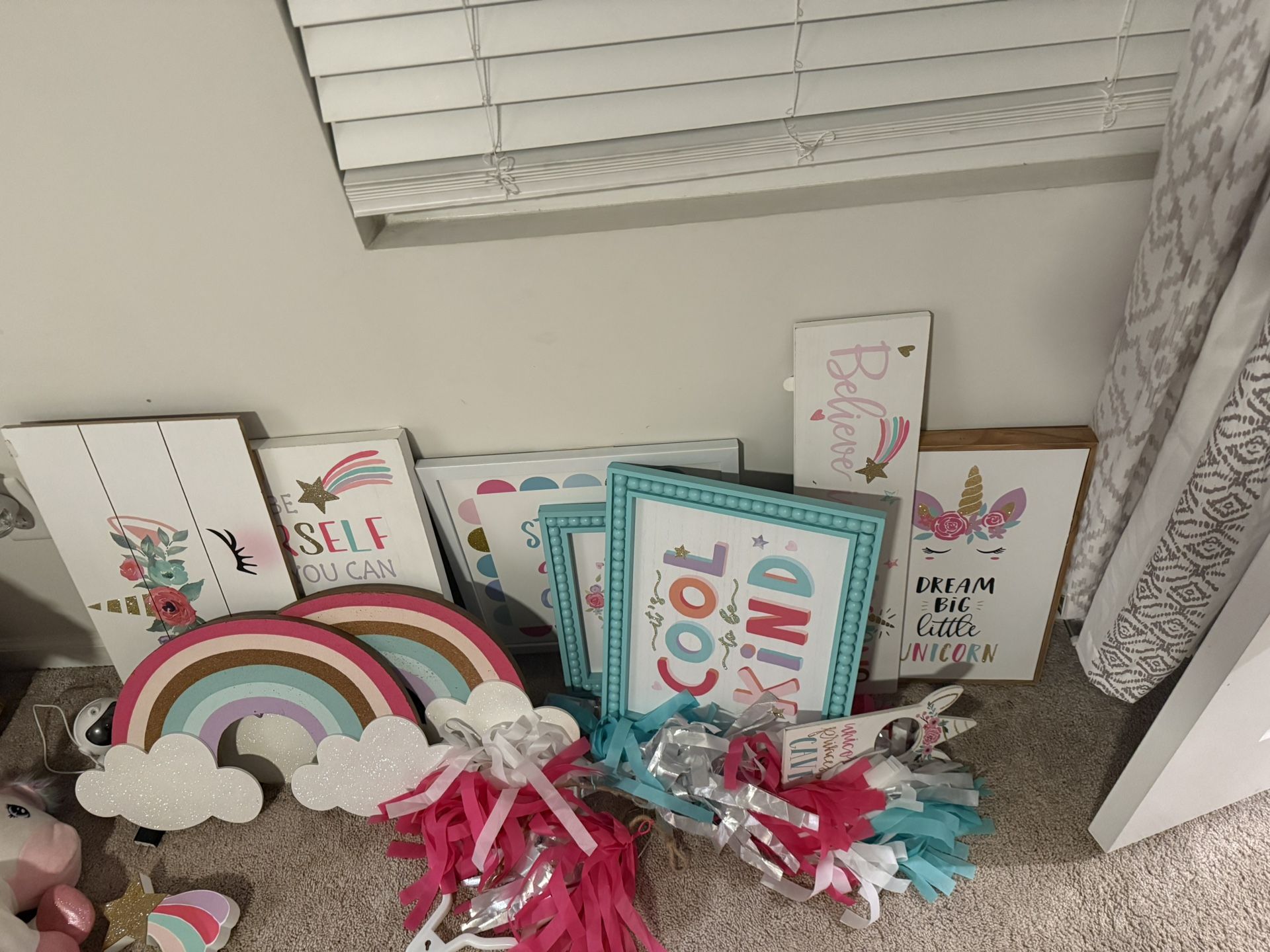 Girls Unicorn / Rainbow Room Decor – Bundle