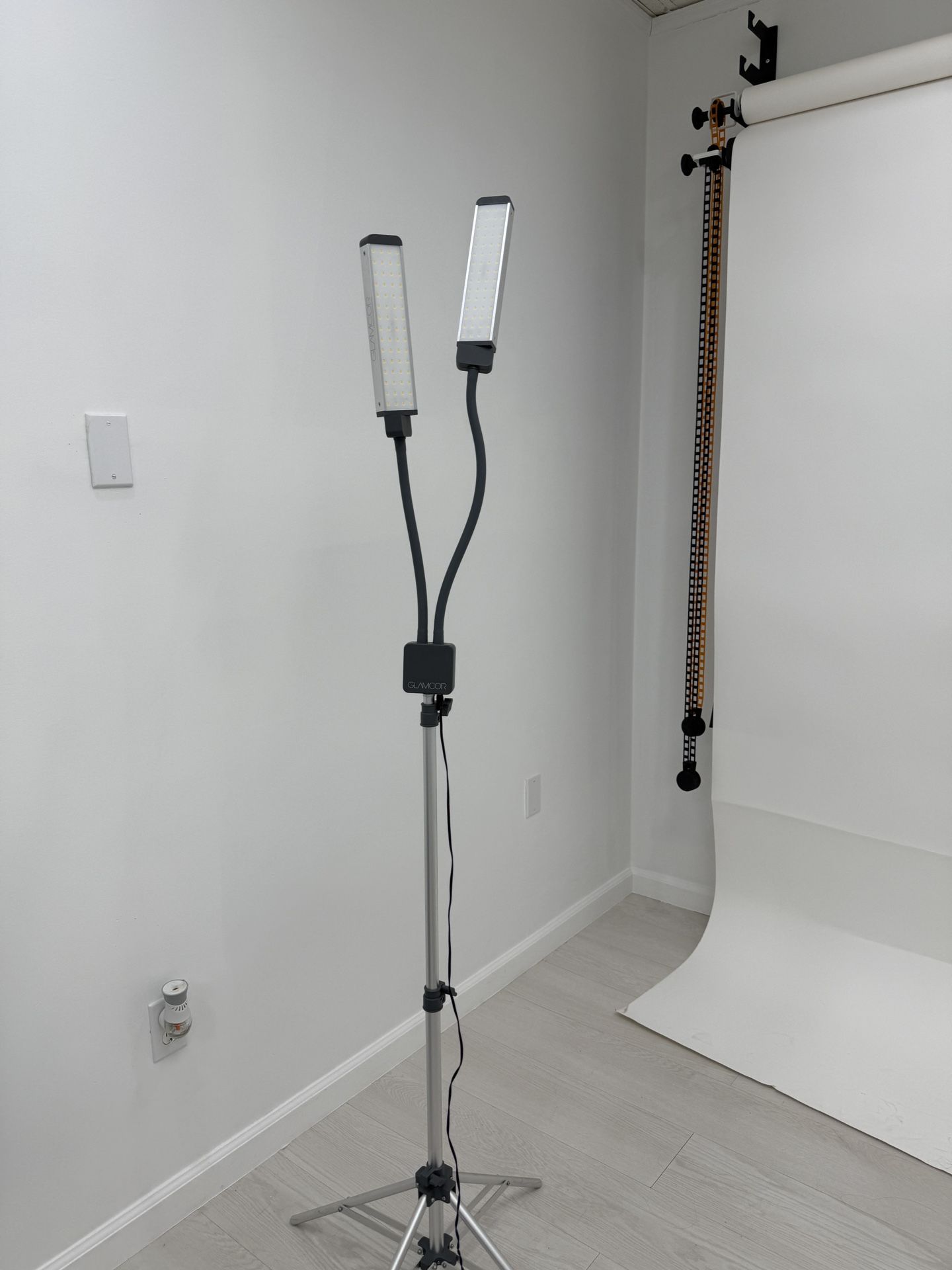 Glamcor Light (3 Available)