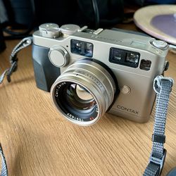 Contax G2 35mm Rangefinder Film Camera + Carl Zeiss Planar 45mm F/2 Lens MINT+
