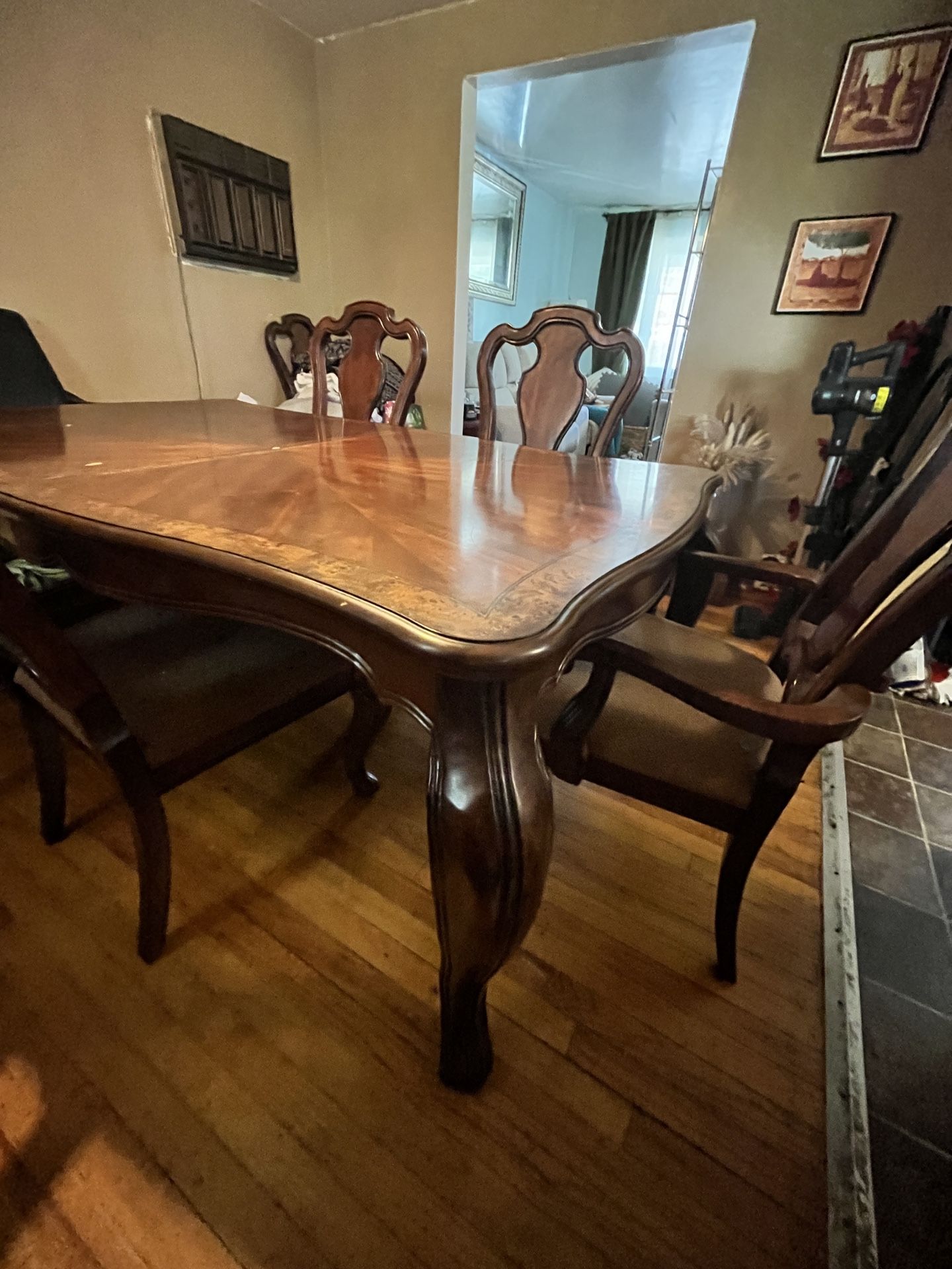 Dining Table w/ 6 Chairs + Insert