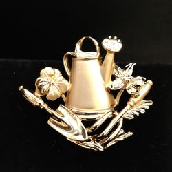 Vintage Signed "Chic" Matte and Polished Gold Toned Garden Brooch