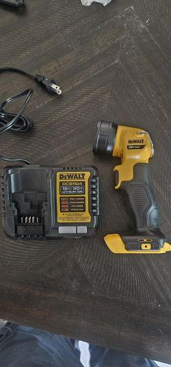 dewalt flash light and charger