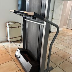 Working Treadmill With Incline 