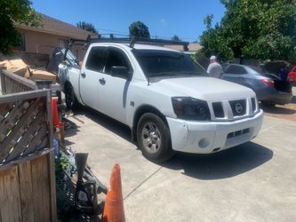 2004 Nissan titan