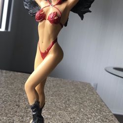 Vampirella Figurine
