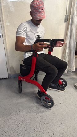 Andador con ruedas y asiento