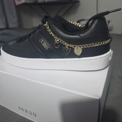 Womans GUESS Sneakers