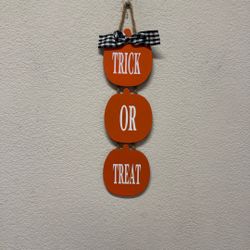Trick Or Treat Halloween Wall Sign Home Decoration