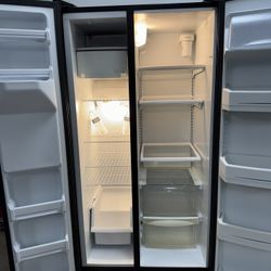 Refrigerator Side-By-Side Water 