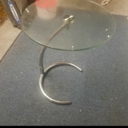 Glass End Table Excellent