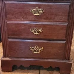 $25!! Broyhill Nite Table 