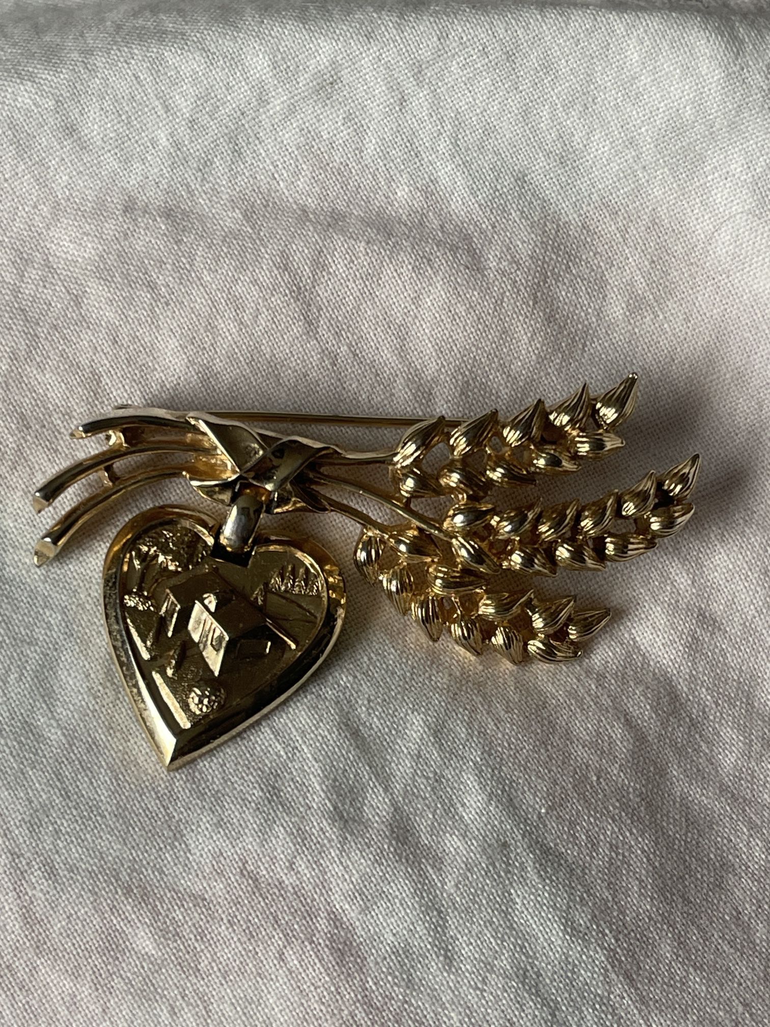 1955 Betty Crocker Crown Trifari Jewelry Heart Brooch - Homemaker Of Tomorrow