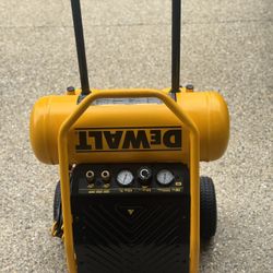 DEWALT XTREME Quiet 2 Stage 4.5-Gallon Portable Electric 200 PSI Hot dog Air Compressor