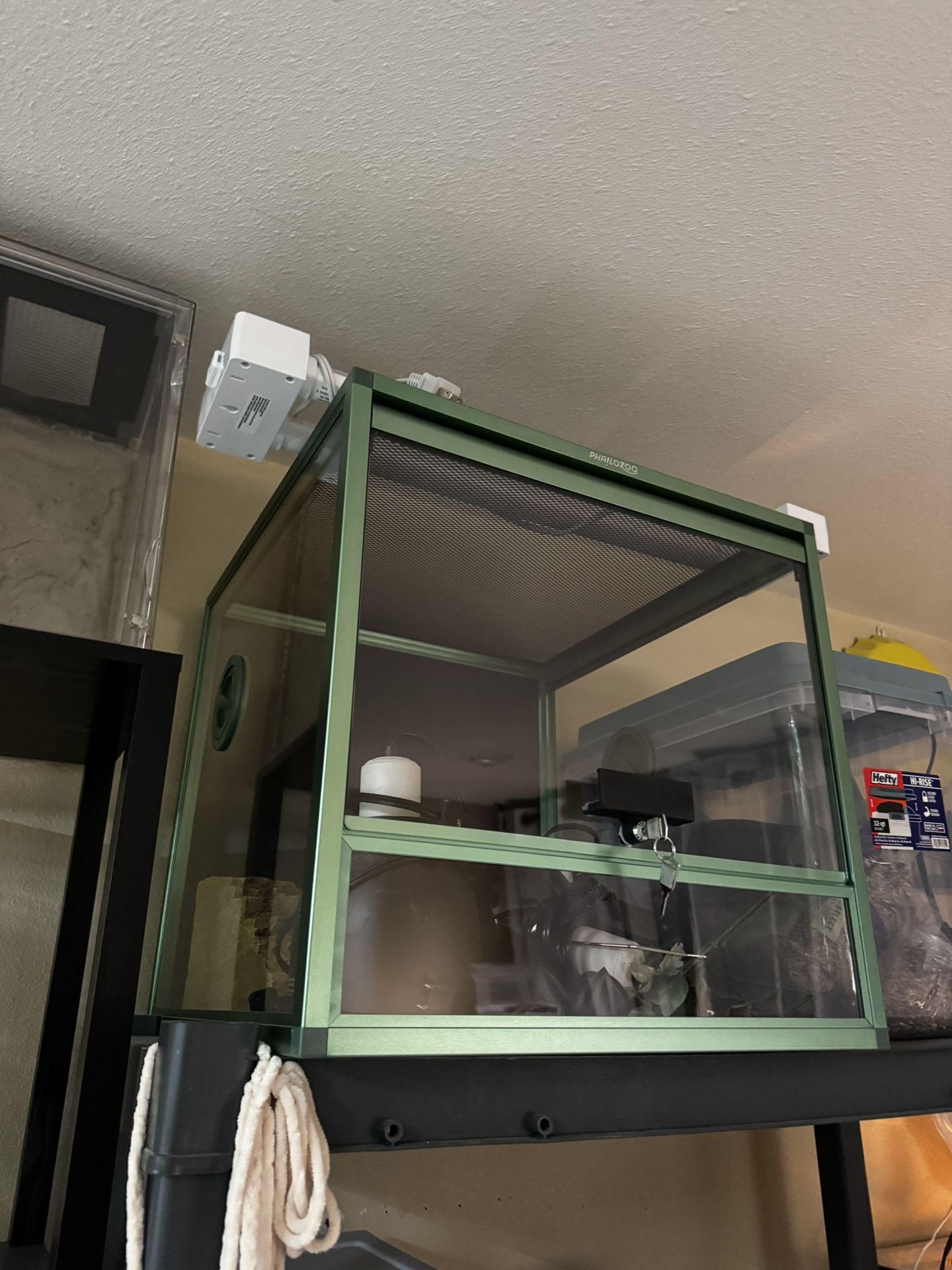 Brand New Phailozoo Enclosure