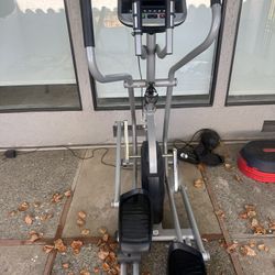 Spirit xg400 Eliptical 