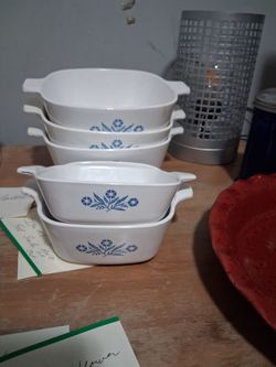 Corning ware. 5 piece