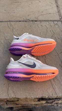 New Nike Pegasus premium chalk tattoo orange pulse running shoes Women’s 6.5, Youth 5y