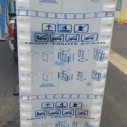 FRIGIDAIRE 33" BRAND NEW REFRIGERATOR CAN DELIVER ANYWHERE 