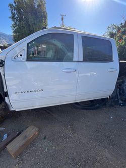 2018 Chevy complete doors $300 each