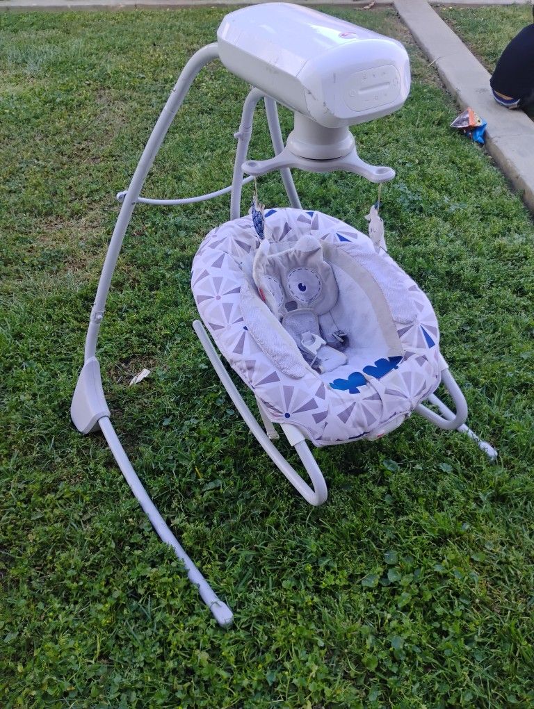 Fisher Price 2-in-1 Deluxe Cradle 'n Swing
