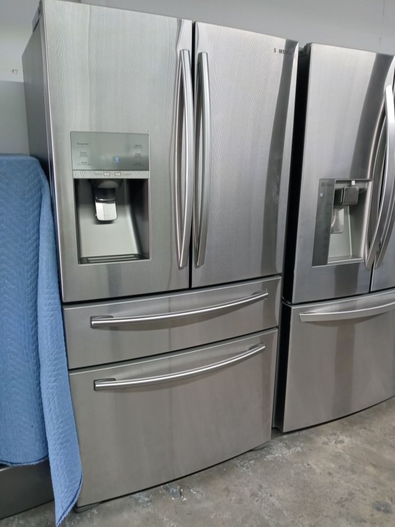 SAMSUNG REFRIGERATOR 4 DOOR