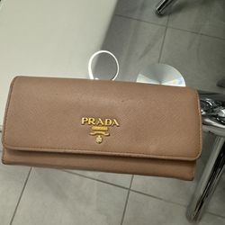 Prada Wallet Original