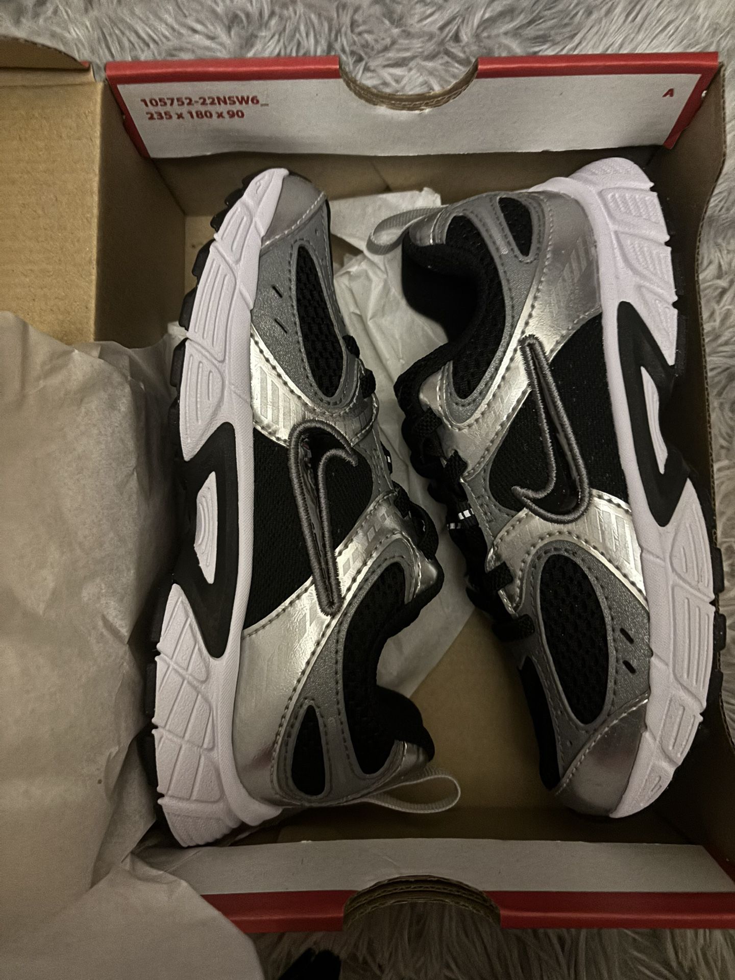 Nike V5 Sneakers For Kids 13c