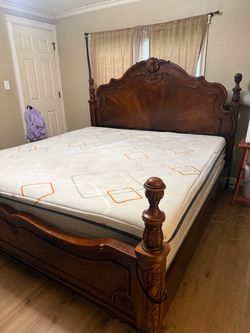 King size mattress & bedfeame