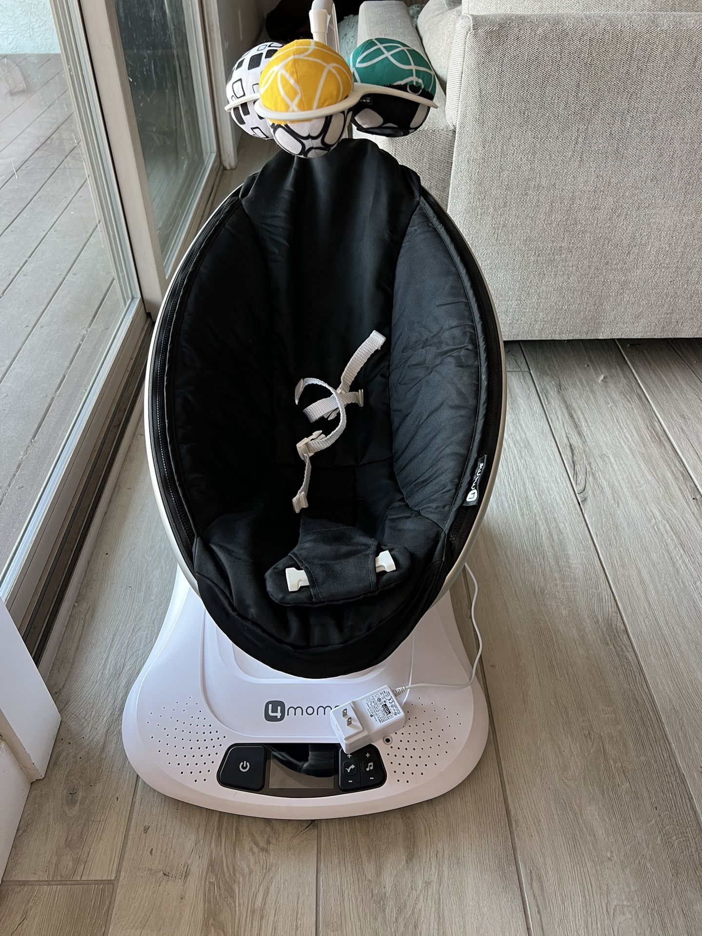 4moms MamaRoo Multi-Motion Baby Swing