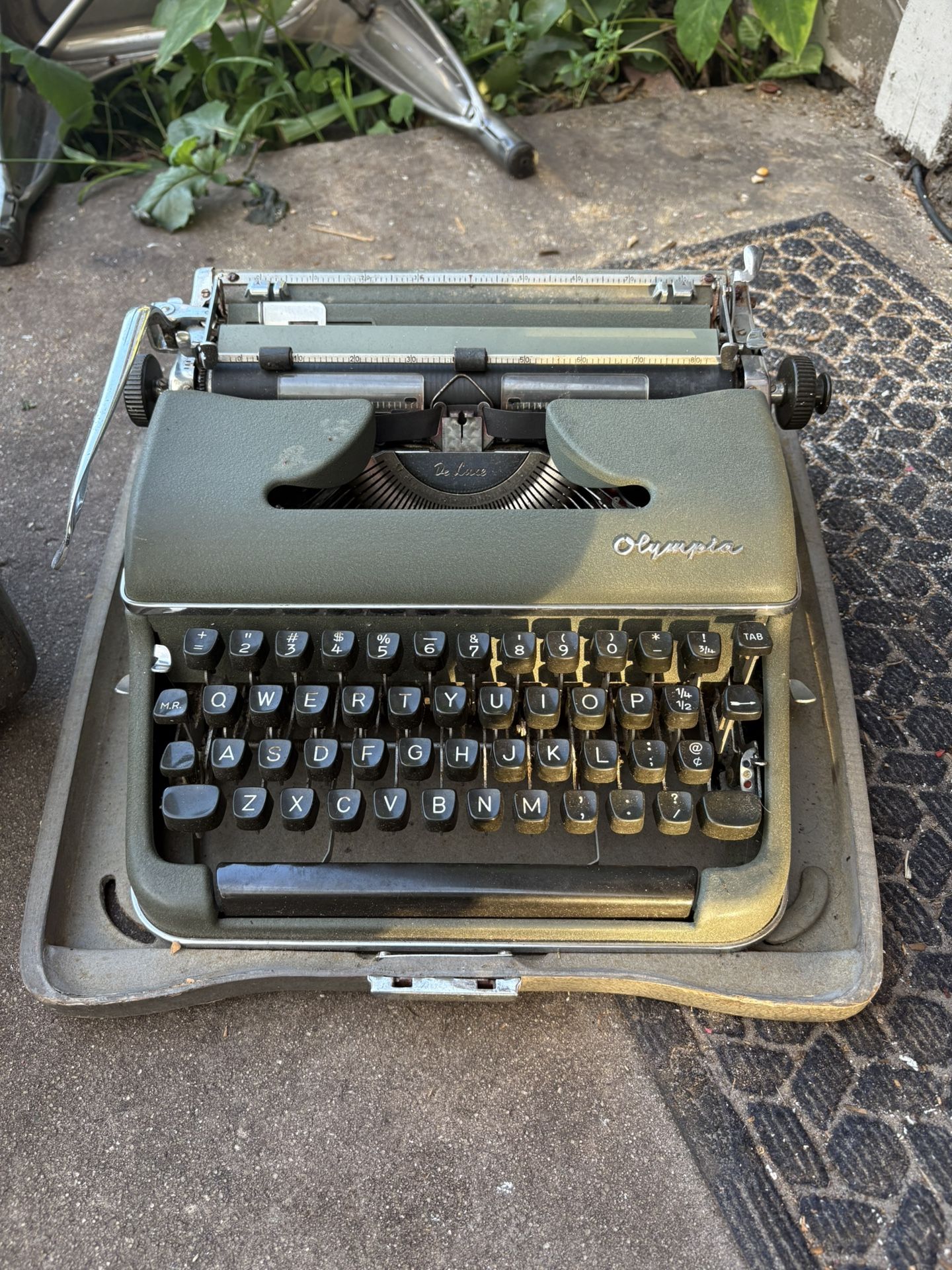 Old Type Writer