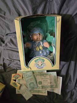 1980s Original Caleco Preemie Cabbage Patch Doll In Original Box With Adoption Papers Etc 