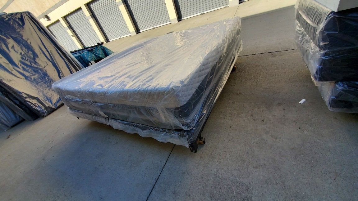 Mattress Memory Foam Beauty Rest 12 Inches High  Cal King And Eastern King  600