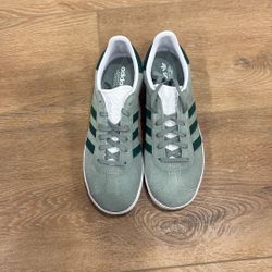 Adidas Size 5.5 woman