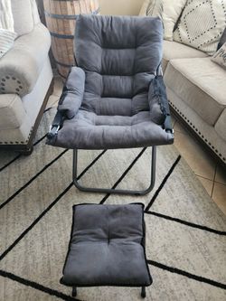 Fold Up Chair With Foot Rest.