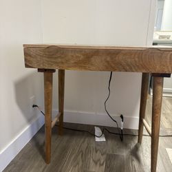 Desk/table