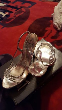 Very cute size 8