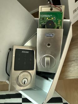 Automatic door lock