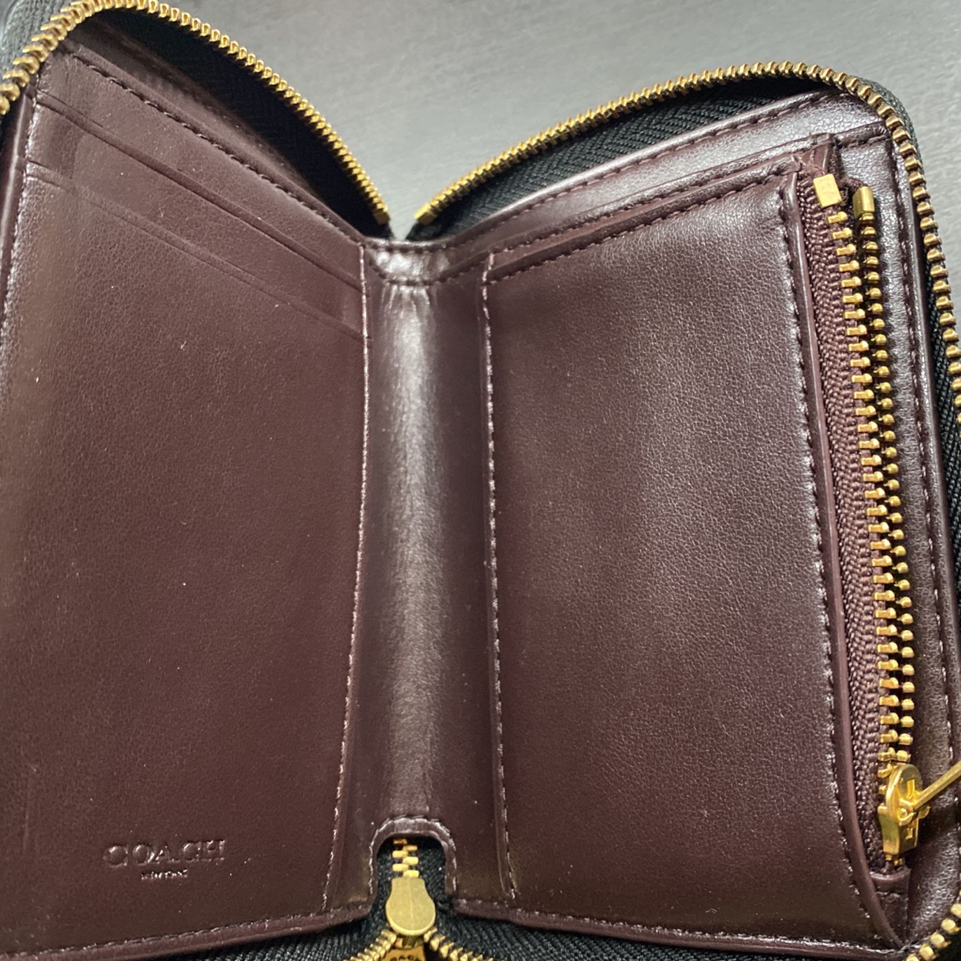 COACH ACCORDION ZIP IN METALLIC/CHERRY PATCHWORK LEATHER WALLET for Sale in  Hawthorne, CA - OfferUp