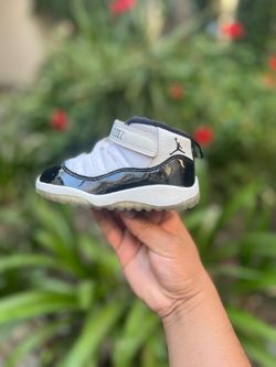 Jordan 11 Retro ( Toddler Unisex, Size 6c)