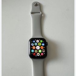 Apple Watch SE 44mm