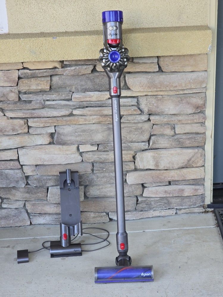 Dyson V7 Animal+ Cordless Vacuum