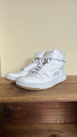 Reeboks high top sneakers
