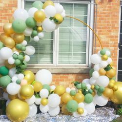 Round Arch Frame With Balloons Garland