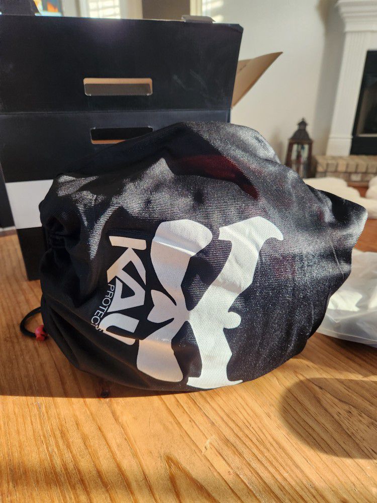 Brand New In Box Full Faced MTB Helmet - Kali Invader 2.0
