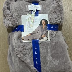 Womens Plush Wrap Robe With Pockets