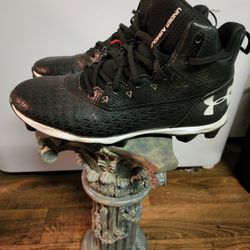 Under Amour Cleats / GREAT DEAL!