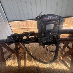 Welder Lincoln 210MP 